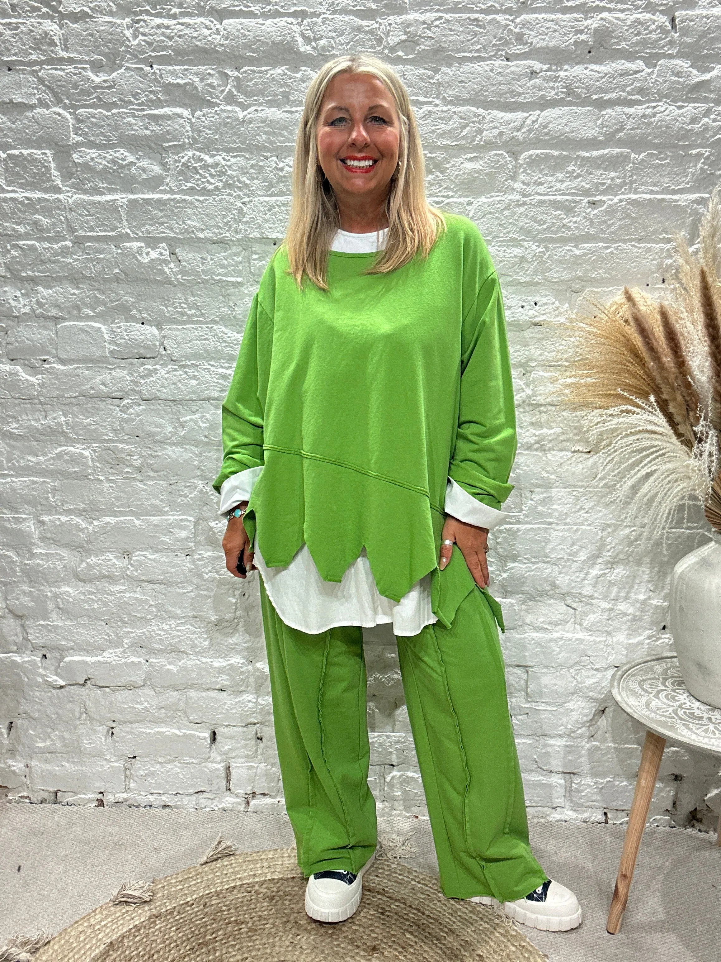 Made in Italy  Pinking Oversized lounge Sweat Top With Zig Zag Bottom