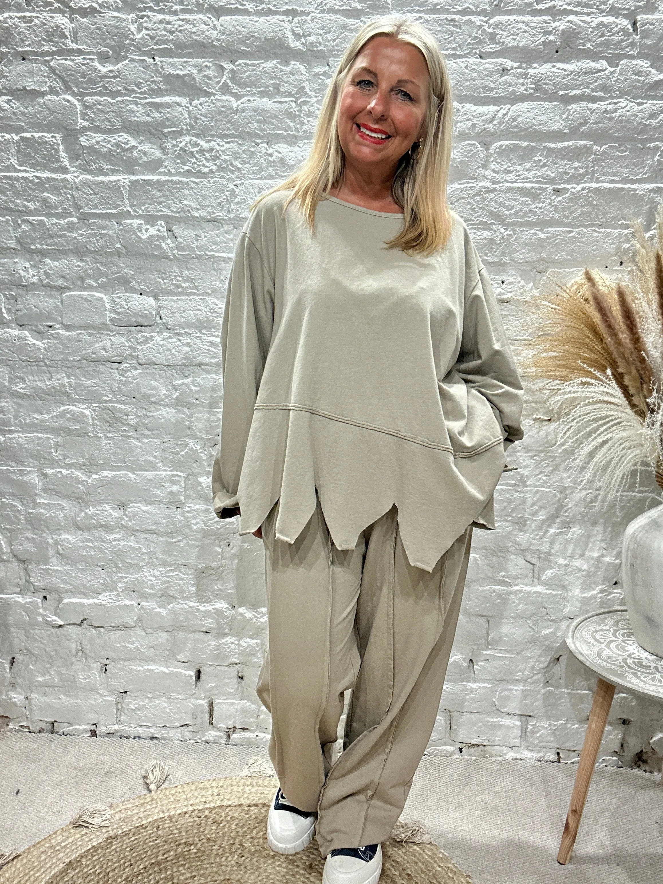 Made in Italy  Pinking Oversized lounge Sweat Top With Zig Zag Bottom