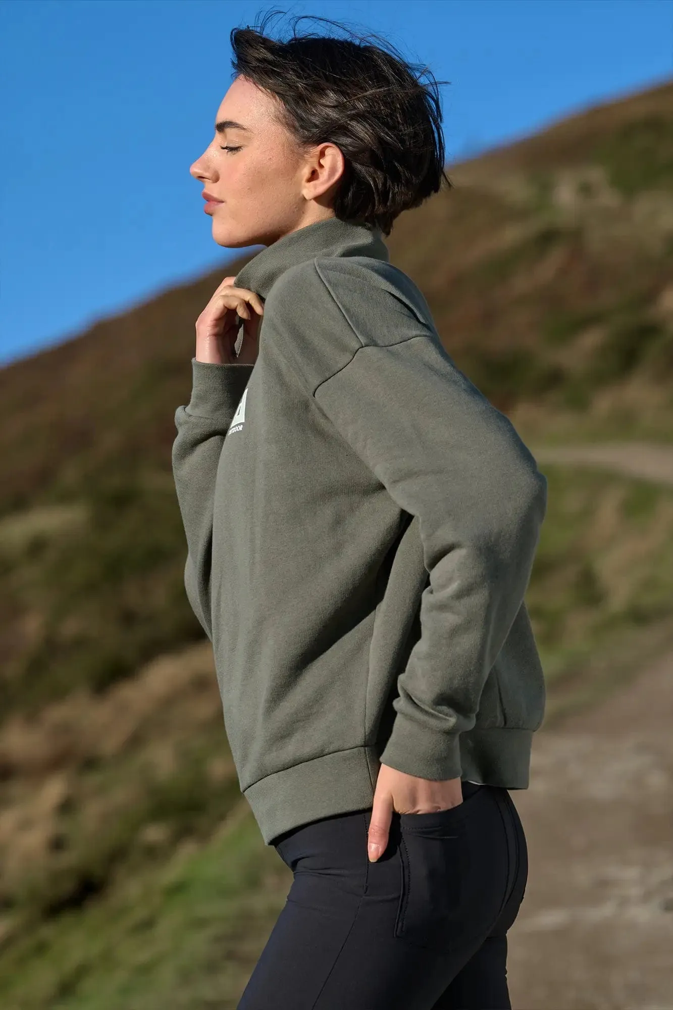 Retreat Quarter Zip Sweatshirt - Deep Sage